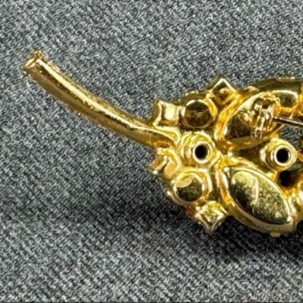 Vintage Juliana cha cha beads AB‎ crystals goldtone metal leaf pin brooch